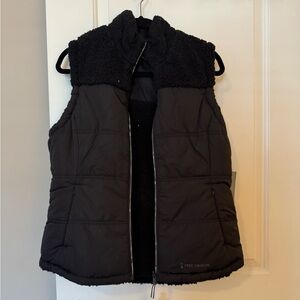 NWT Black vest size Medium with black Sherpa